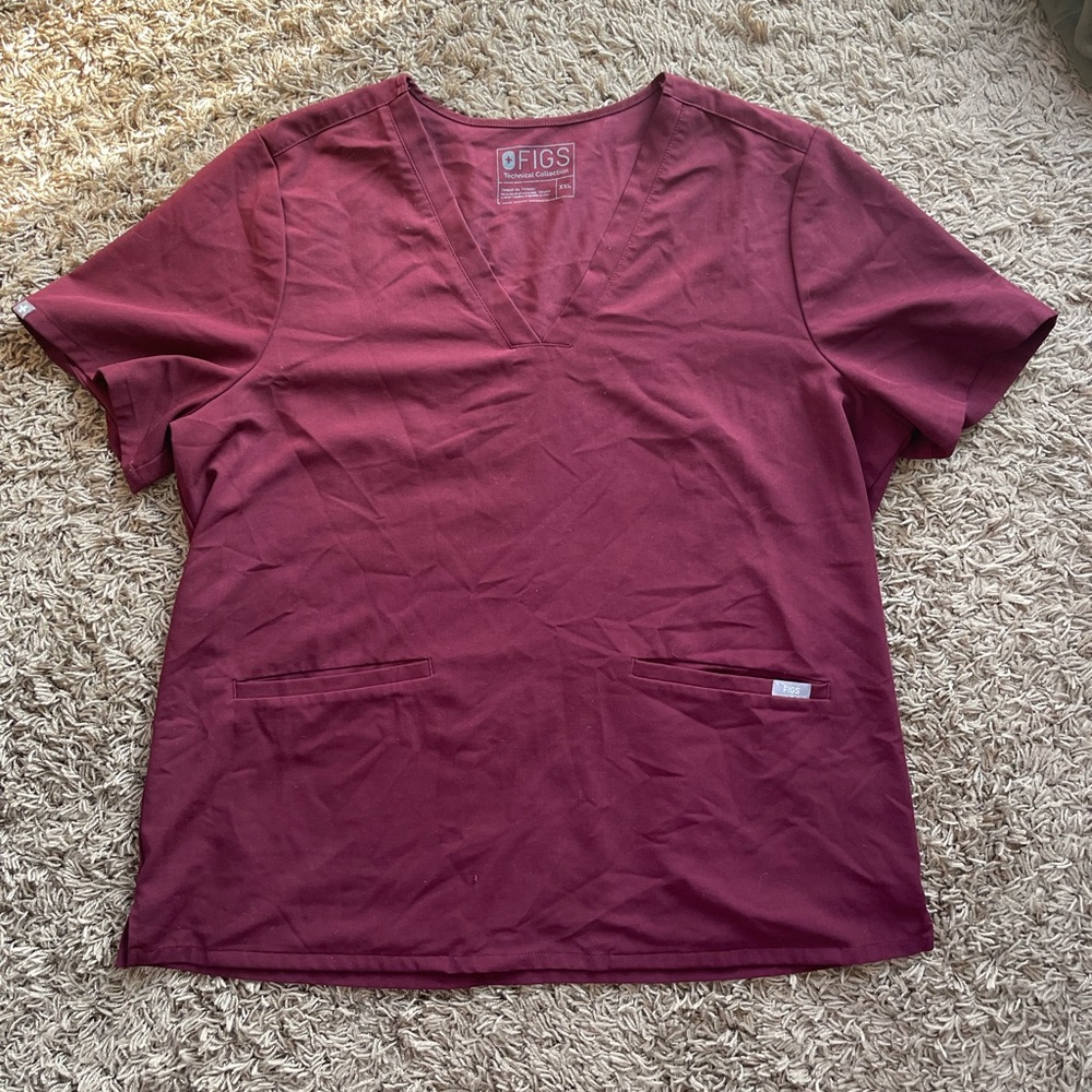 GUC scrub top